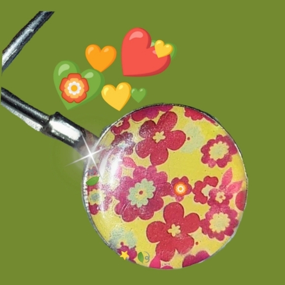 Kaufland Handbags - Flower Power Imported Handbag Hook